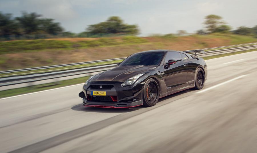 Nissan GT-R by RevoZport '2015